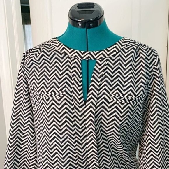 French Connection 3/4 Sleeve Keyhole Casual Career Lightweight Printed Blouse - Picture 2 of 15